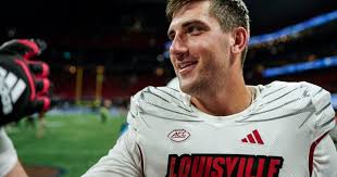 Brohm wants to see more relaxed Plummer at the start vs Murray St.