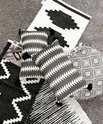 Tendance Graphic Blackandwhite En Linge De Maison Chez Babou Coussin Motifs Geometriques 4 Pompons 30 X 50 Cm 100 Instagram Posts Instagram Deko