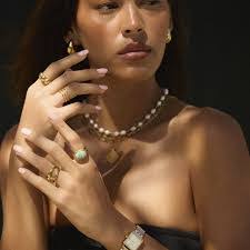 Elena Link's Instagram, Twitter & Facebook