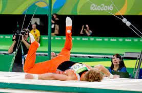 About press copyright contact us creators advertise developers terms privacy policy & safety how youtube works test new features press copyright contact us creators. Epke Zonderland Valt Van Rekstok En Wordt Zevende Omrop Fryslan