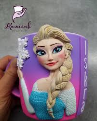 elsa #frozen #frozen2#frozenmug #elza #ledenokraljestvo #mug #cup  #soljaodpolimernegline #polymerclay #clay #clayart #clayartists #claydesign  #polymerclaycreations #solja #solje #šolja #poklon #pokloni  #poklonzanovugodinu #poklonzarodjendan #poklonideja