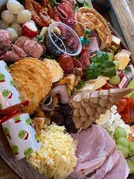 I'm julie and i love to cook, bake, eat and share (not necessarily in that order). The Little Kitchen Home Facebook