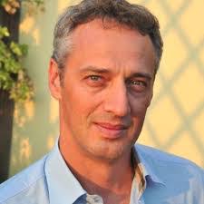 Kenneth Crossley's Instagram, Twitter & Facebook