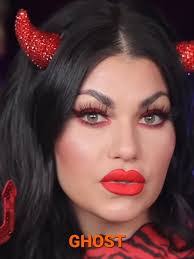 Heidi Hazel's Instagram, Twitter & Facebook