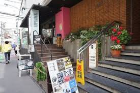 間と自分への不甲斐なさに 長年イライラしながら顔を描いていました。 このページではそんなアオリ、フカンに関する悩みをみるみる解消した 頭部のデッサン・構造分析についてご紹介します。 ※この講座は2017年に作成したものです。 Blcvicqinf5v5m