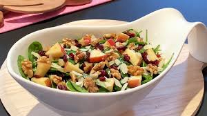Salade D Epinards Et Sa Vinaigrette Delicieuse Et Tres Nutritive Youtube