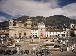 Plaza De Bolivar 1940 Bogota Antigua Bogota Colombia Bogota