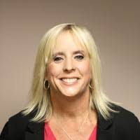 Lisa Marlow's Instagram, Twitter & Facebook