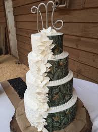 His And Hers Camo And Traditional Wedding Cake Country Wedding Cakes Camo Wedding Cakes Wedding Cake Tops
