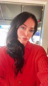 Ashley Gamache's Instagram, Twitter & Facebook