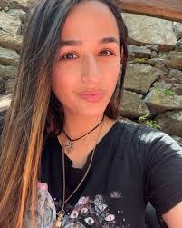 Raquel Hamm's Instagram, Twitter & Facebook