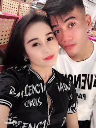 Tân tuyển thủ ĐT Việt Nam công khai bạn gái xinh như... á hậu