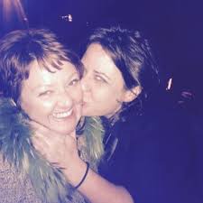 Donna Angle (@dmangling)