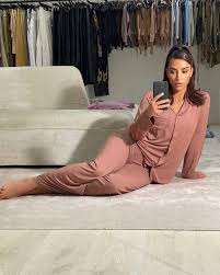 Skins from good skinners and top player, download with 4 different links, many screenshots and more! Skims On Twitter Just Dropped Sleep Naked Light Breathable And Incredibly Soft Sleepwear Pieces In Tonal Colors Available Now 7 Styles 4 Tonal Colors And In Sizes Xxs 4x Shop