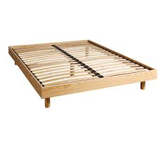 Hauteur 25 cm avec ses pieds inclus, suspension 18 lattes resserrées, cadre en bois. Sommier Kit Bois Naturel Terre De Nuit