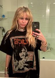 Miley cyrus, joan jett & the blackhearts. Miley Ray Cyrus On Twitter Hannah Is Punk Now