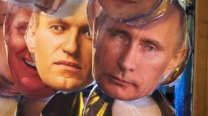Putin's friends, who received from him the right to steal whatever they wanted in russia, thanked him a lot. Russland Nawalny Kritisiert Putins Palast Casino Eisbahn Weinberg