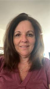 Any suggestions for a short haircut with natural curls?