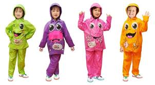 Gambar di atas merupakan kartun yang bertema tentang petualangan, sebagaimana dalam serial animasi toy story. Jual Payung Grosir Jas Hujan Anak Sablon Kartun Unik Kido 081296005665