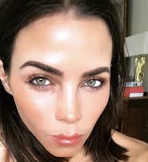 Ask your hairdresser for longer layers so you can. Jenna Dewan Cut Hair Into Sleek Bob For Summer Hellogiggles
