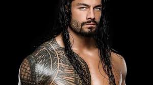 Es unterscheidet sich von der allgemein verbreiteten form der tätowierung insofern, als es nicht mittels vieler kleiner punkte und stiche aufgetragen wird. Roman Reigns 2 Tattoos Their Meaning Body Art Guru