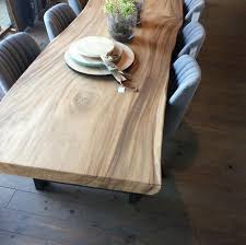 pure wood wij zijn verliefd deze boomstam tafel vind je in onze winkel eetkamer inspiratie eetkamer decoreren thuisdecoratie