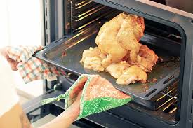 Oven adalah alat masak yang berfungsi untuk memanggang makanan atau kue. Bagaimana Cara Memasak Ayam Panggang Oven Yang Lezat Galena