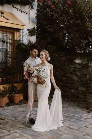 The wedding dress train has existed since the dawn of weddings, but it lost popularity for a time. Do You Have To Bustle Your Wedding Dress The Answer May Surprise You