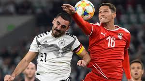 Best player in each position. Uberraschter Ilkay Gundogan Tragt Kapitansbinde Ein Jahr Nach Erdogan Foto Stern De