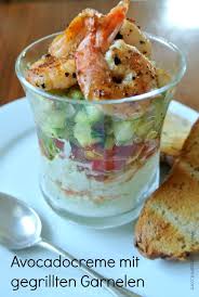 Avocadocreme Mit Gegrillten Garnelen Rezept Snack Vorspeise Garnelen Avocado Grillen Garnelen Avocadocreme Avocado Creme