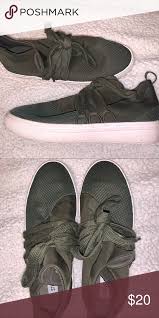 Steve Madden Tennis Shoes Steve Madden Olive Green Tennis Shoes Only Worn A Few Times Excellent Cond Steve Madden Shoes Sneakers Tennis Shoes Steve Madden