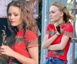 Il n'est rien d'autre qu'un papa incroyable pour mon frère et moi et toutes. Lily Rose Depp In Her Mother Vanessa Paradis S Clothes Lily Rose Depp Lily Rose Depp Style Lily Rose