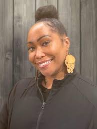 Andrea Mayo's Instagram, Twitter & Facebook