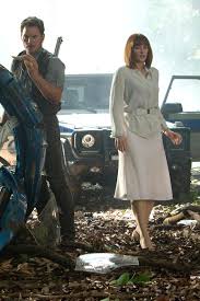 Fallen kingdom, 2018 — клэр диринг. Jurassic World Bryce Dallas Howard Still Wears High Heels In Fallen Kingdom Ew Com