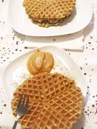 Powerwaffeln Mit Hanfmehl Leckeres Von Wild And Veda Lecker Studentenfutter Ayurvedische Rezepte