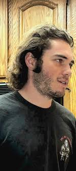 Penn Badgley's new hair style and attractiveness