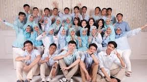 Whether or not yearbook signing can be in person this year, the tradition can still happen. Bukufuzziblog Tema Buku Tahunan Casual