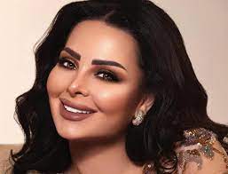 ترى المغنية الأردنية ديانا كرزون أن في العالم العربي مواهب لا يمكن أبدا التقليل منها، مشيرة إلى فنانات بأنهن نجمات كبيرات، ولكن هناك الكثير من المغنين بأصوات نشاز. Ø¨Ø§Ù„ØµÙˆØ± Ø¯ÙŠØ§Ù†Ø§ ÙƒØ±Ø²ÙˆÙ† ØªØ³ØªØ¹Ø±Ø¶ Ø­Ù…Ù„Ù‡Ø§ ÙˆØªÙˆØ¬Ù‡ Ø±Ø³Ø§Ù„Ø© Ù„Ø²ÙˆØ¬Ù‡Ø§ ÙˆØ·ÙÙ„Ù‡Ø§ Ù…Ø¬Ù„Ø© Ø³ÙŠØ¯ØªÙŠ