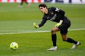 Born 29 march 1989) is a czech professional footballer who plays as a goalkeeper for sevilla and the czech republic national team. Tomas Vaclik Set To Leave Sevilla In 2021 Football Espana
