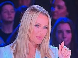 Britain's Got Talent's Amanda Holden 'backtracks' over Golden Buzzer as  act's career rumbled