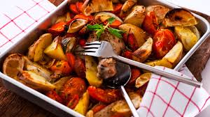 Se pun cateva lingurite de iaurt, feliile de branza topita deasupra. Tot Ce Trebuie SÄ Ètii Despre Legume La Cuptor