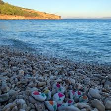It stretches 70 km (43 mi) in length and 30 km (19 mi) in width. Photos At Martinica