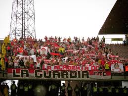 Eduardo méndez (presidente de santa fe), yo me acerqué a. Independiente Santa Fe Na Twitteru Gran Acompanamiento De Nuestra Hinchada En Medellin A Pesar De La Lluvia Nunca Dejaron De Alentar Gracias Leones No Estamos En La Posicion Que Queremos Y Que