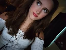 Heyy, I'm Chloe and I'm 14 turning 15 in December uhm idrk what to put here  so RATE ME IN DE COMMENTS!!!