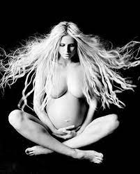 Heidi Klum, 47, Shared a Never-Before-Seen Nude Maternity Photo
