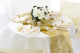 Unterschiedliche hochzeitstage werden gemeinsam mit der dauer der ehe im deutschen sprachraum mit verschiedenen bezeichnungen belegt: So Gelingt Die Perfekte Goldene Hochzeit