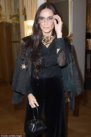 Alber elbaz so radiated kindness that he threatened to give fashion a good name. Demi Moore Cuts A Youthful Figure At Alber Elbaz Award Ceremony During Pfw Daily Mail Online