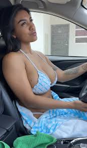 Karo Vargas 2.0 on X: Mi lunar 👄 t.cocw1NtC07xm  X