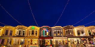 Baltimore S Christmas Rowhouses 34th Street In Hampden Hampden Christmas Light Displays Christmas Favorites