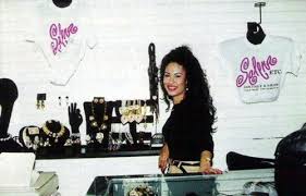— selena quintanilla is the inspiration for forever 21's newest clothing line. The Style Of Sound Selena Quintanilla Siempre Diva Nunca Sencilla Afterglow